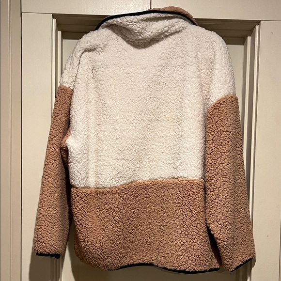 Lou & Grey Color Block Sherpa Pullover - Picture 4 of 4